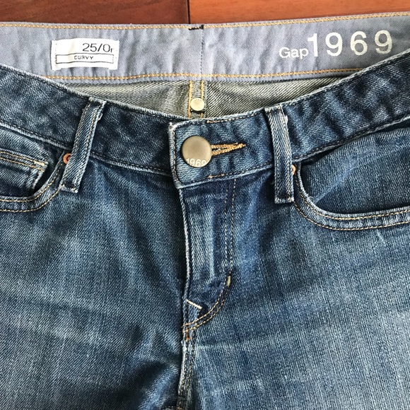 3 for $15 GAP size 25 “curvy” jeans. - Picture 6 of 7